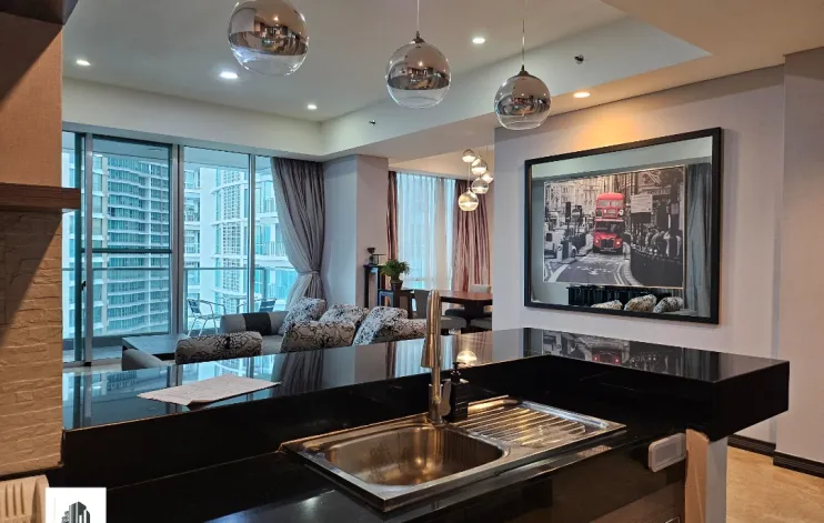 2 BR Private Lift Modern Interior Berukuran Besar 6