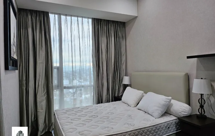 2 BR Private Lift Modern Interior Berukuran Besar 13