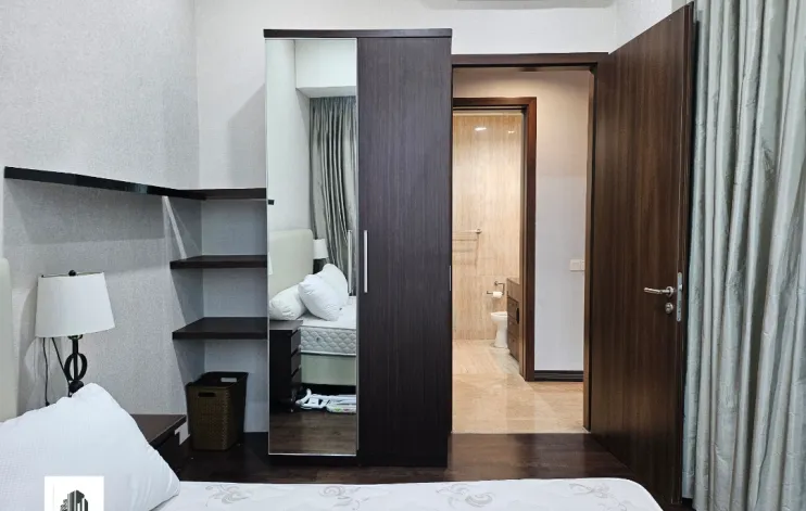 2 BR Private Lift Modern Interior Berukuran Besar 14