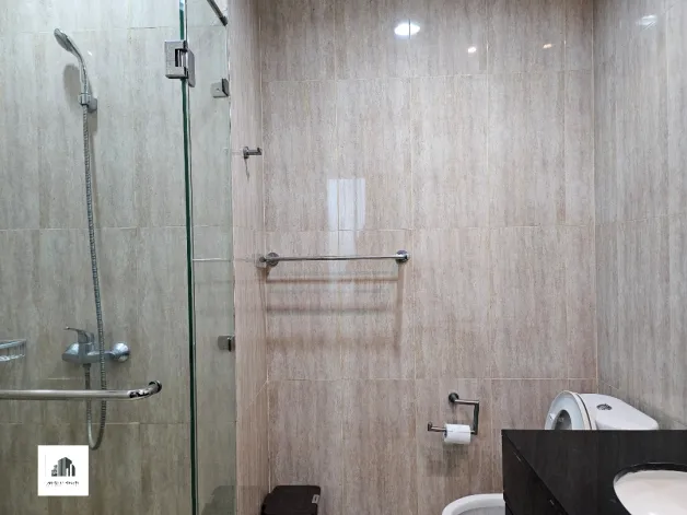 Apartemen Disewa 2 BR Private Lift Modern Interior Berukuran Besar 15 watermark_1770472331082