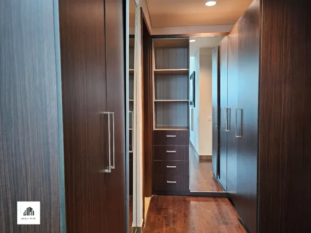 Apartemen Disewa 2 BR Private Lift Modern Interior Berukuran Besar 18 watermark_1770472462575
