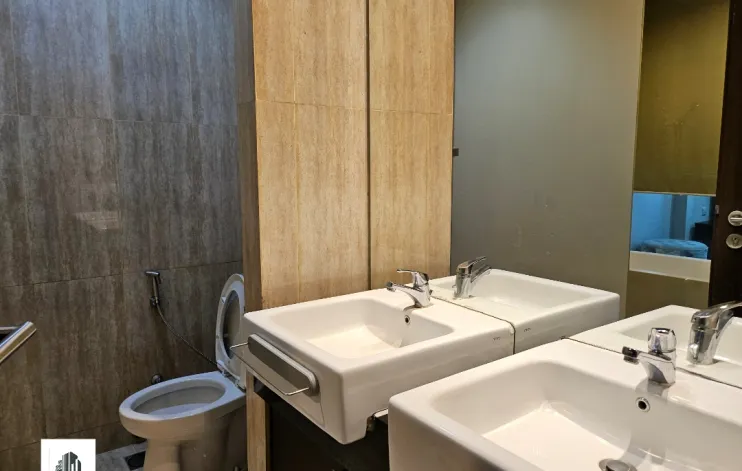 2 BR Private Lift Modern Interior Berukuran Besar 20