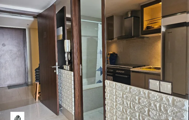 Studio Berukuran Besar Memiliki Balkon 6