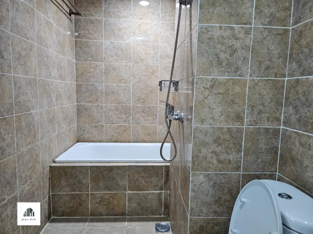 Apartemen Disewa 2 BR Kemang Village Interior Klasik 5 watermark_1772198616545