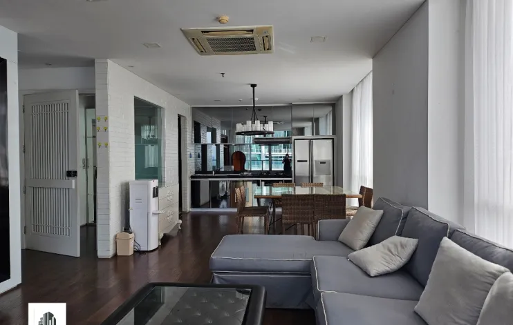 3 BR Tiffany Kemang Village Modern Interior 5