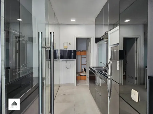 Apartemen Disewa 3 BR Tiffany Kemang Village Modern Interior 3 watermark_1778424263097